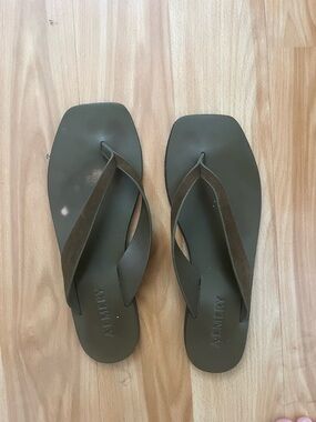 A emery flip flops EU39
